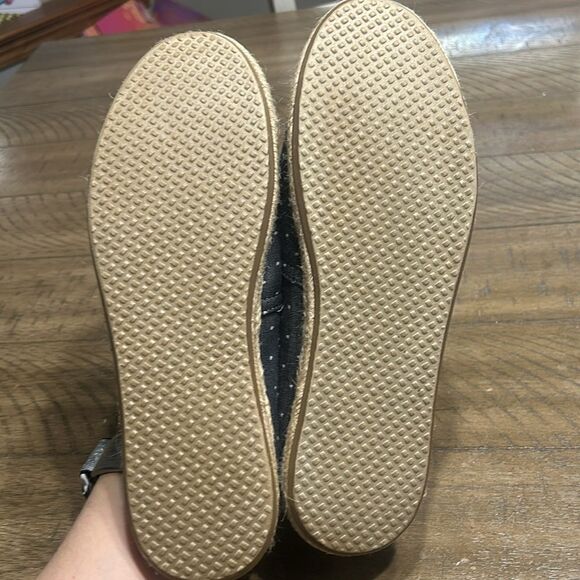 NWOT TOMS Slip on flats size 8 - Picture 6 of 10